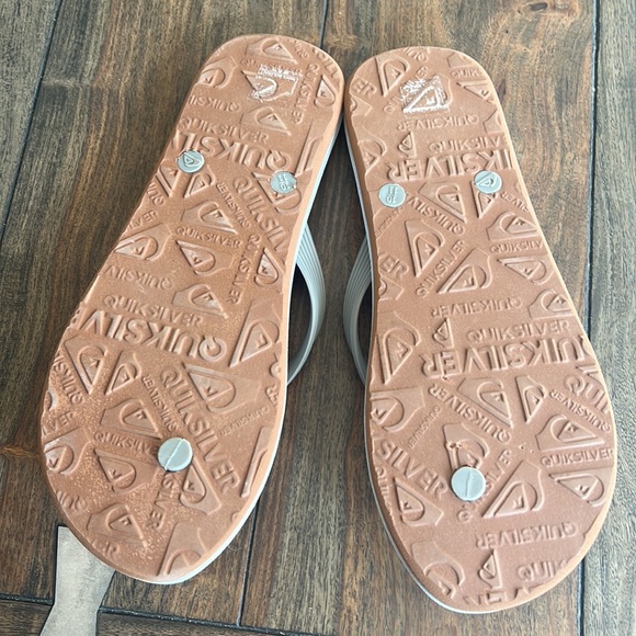 NWOT~Quiksilver Men's Molokai 3 Point Flip Flop Sandal - Picture 3 of 4